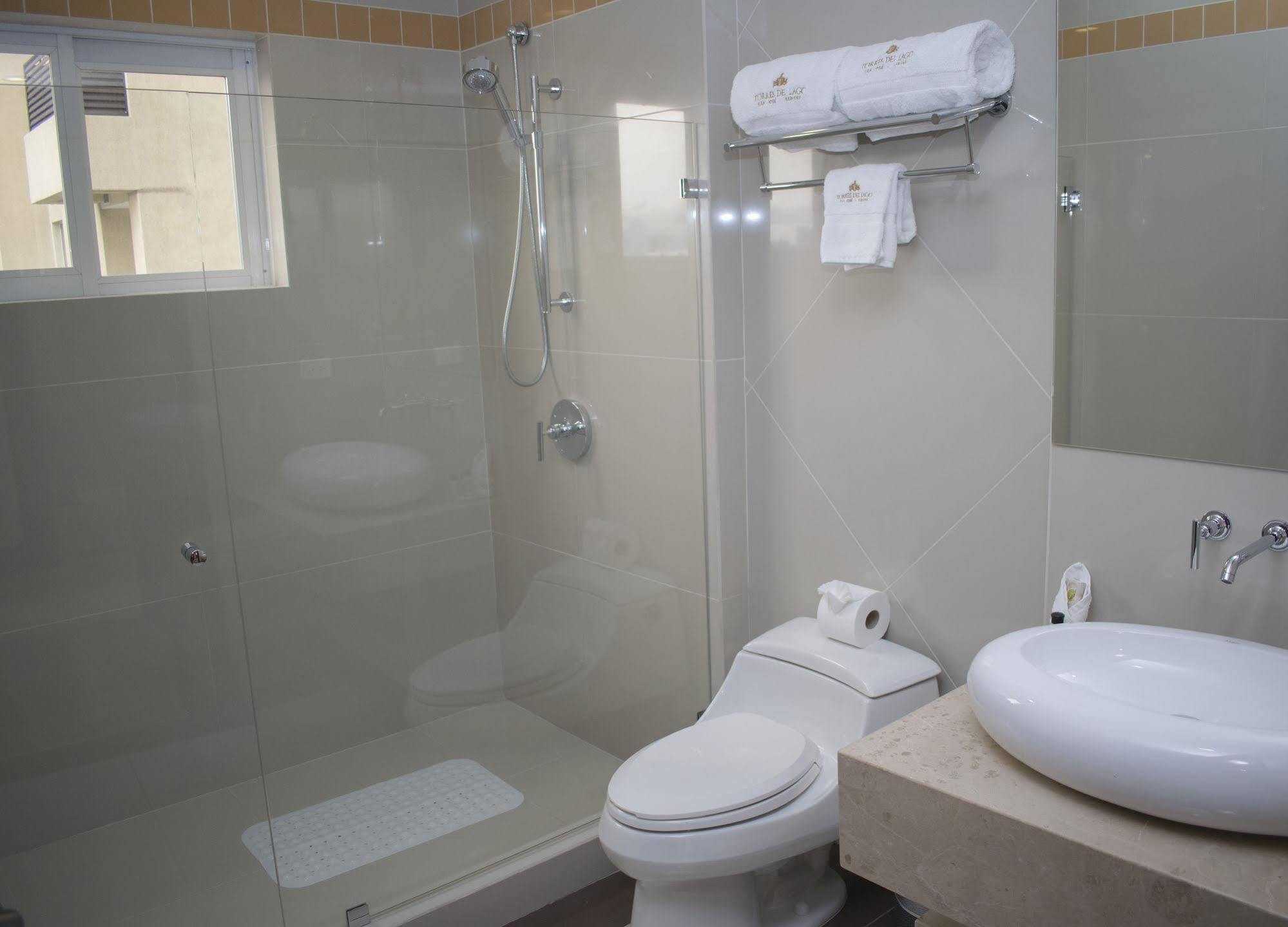 Torres Del Lago Suites And Apartments San Jose  Eksteriør bilde