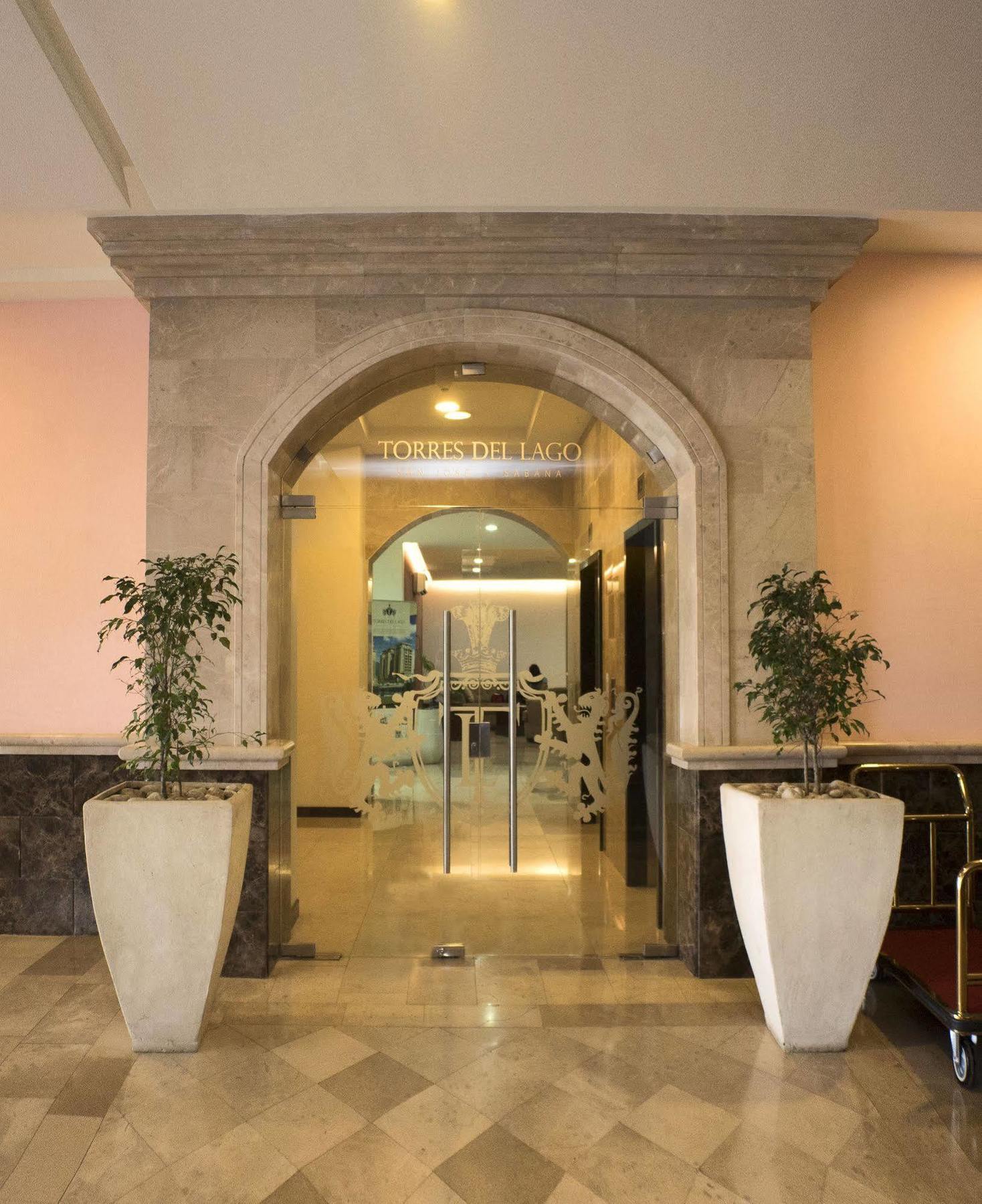 Torres Del Lago Suites And Apartments San Jose  Eksteriør bilde