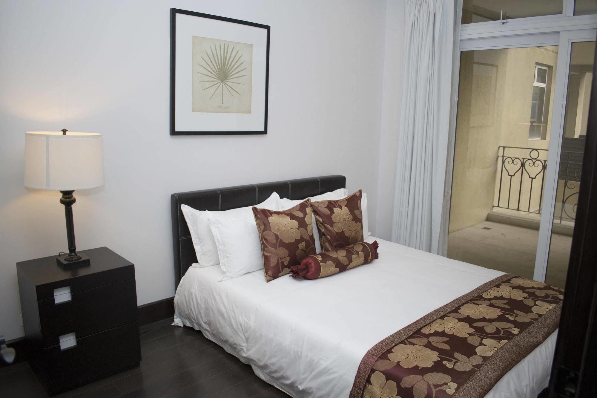 Torres Del Lago Suites And Apartments San Jose  Eksteriør bilde